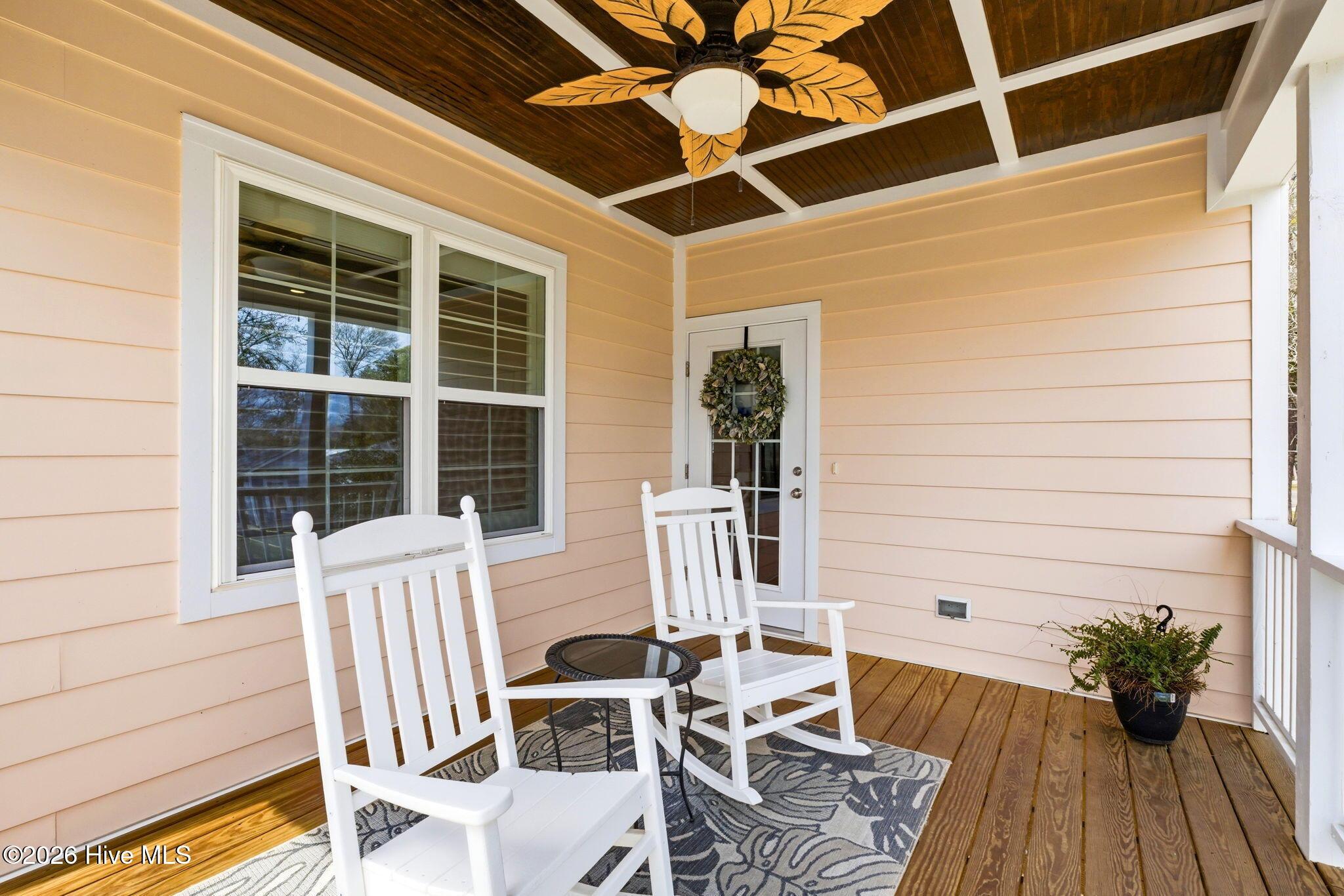 Image 4: Covered Front Deck