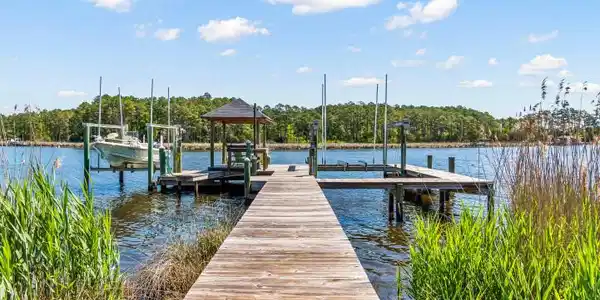 Image 4: Dock with lifts