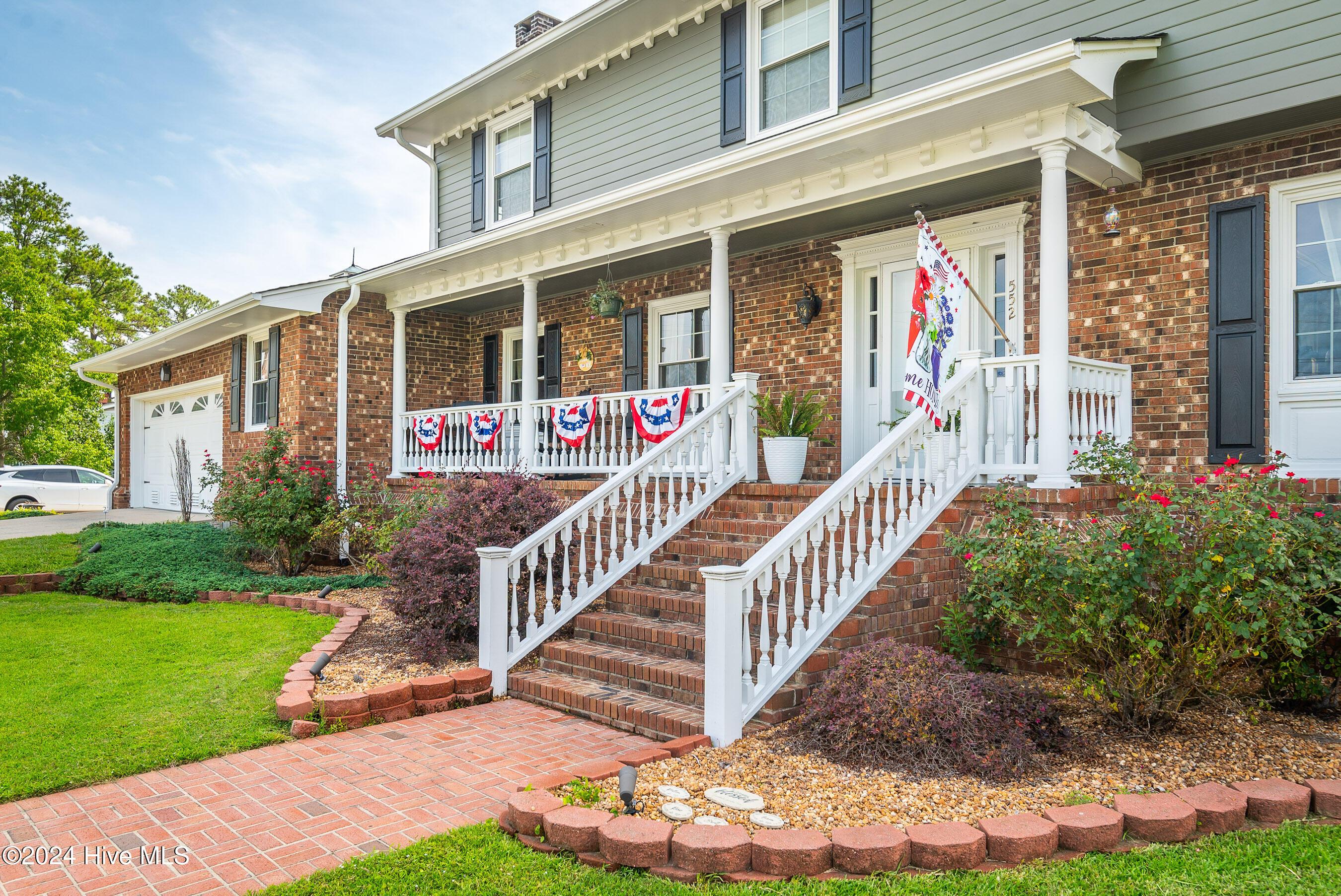 Image 3: 20240606 MLS L_Stancil 552 Lamont St Bel