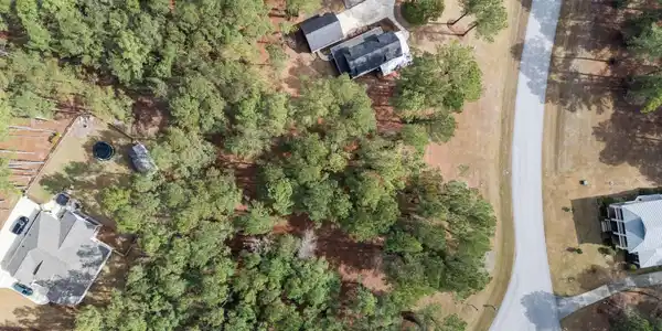 Image 3: Lot 33