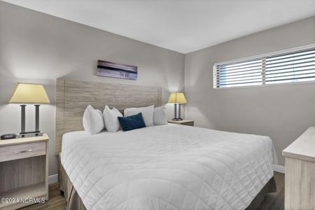 711 S Lumina Avenue Unit 102