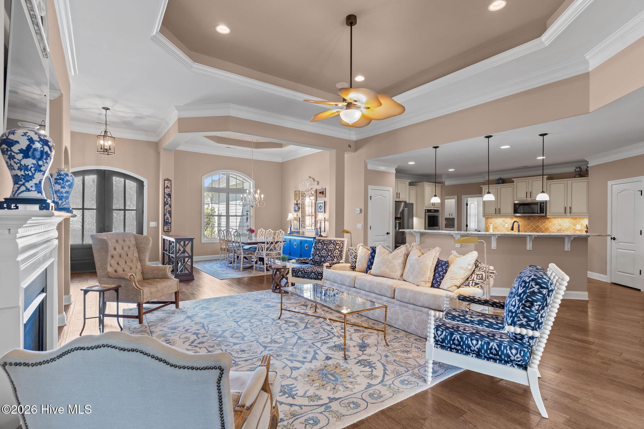 Image 4: Open floorplan