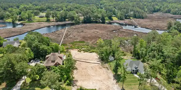 240 White Oak Bluff Road