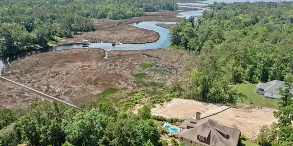 Image 2: 11-web-or-mls-DJI_0984
