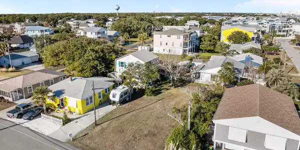 Image 4: 5-web-or-mls-DJI_20251210124948_0351_D