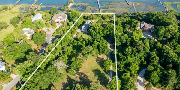 1901 Middle Sound Loop Road