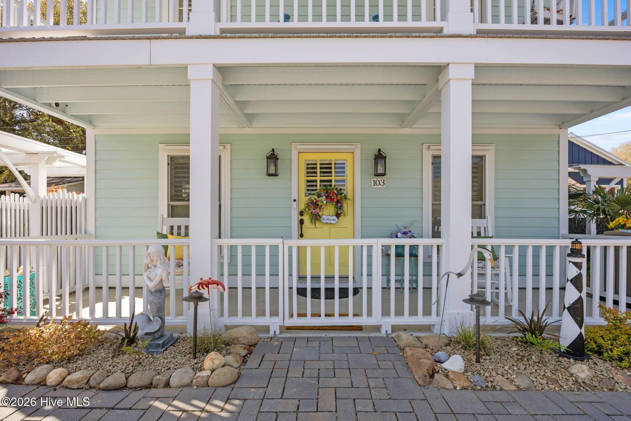 Image 3: 4-web-or-mls-103 Sunshine Ct 004