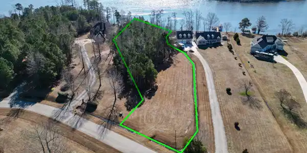 Image 3: 118 Dockery Dr-2