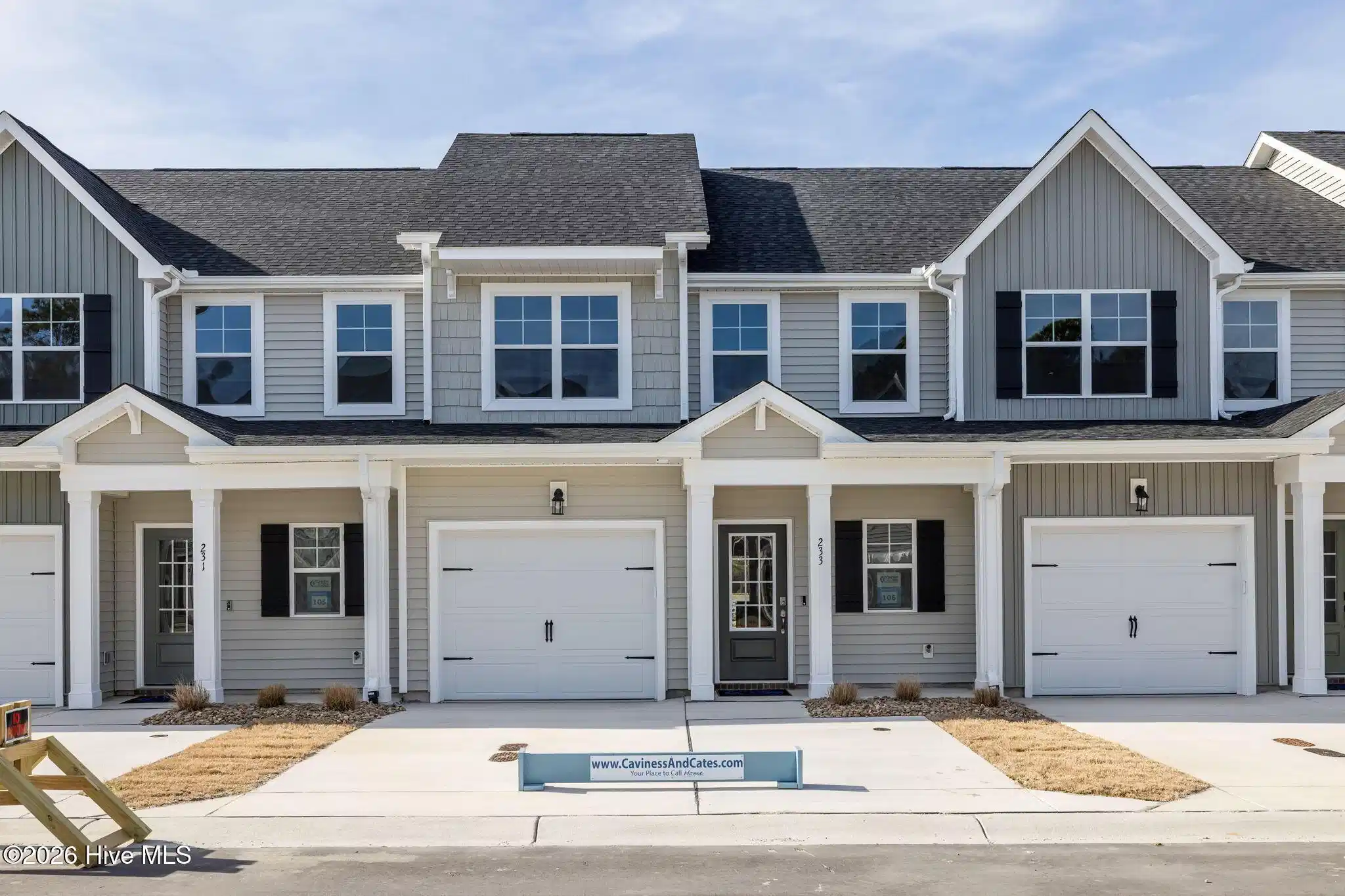 Image 1: New Construction Townhome in Beaufort