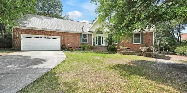 Image 2: 7004PoplarKnollCourt-1