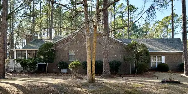 Image 4: 2131 Royal Pines Dr.
