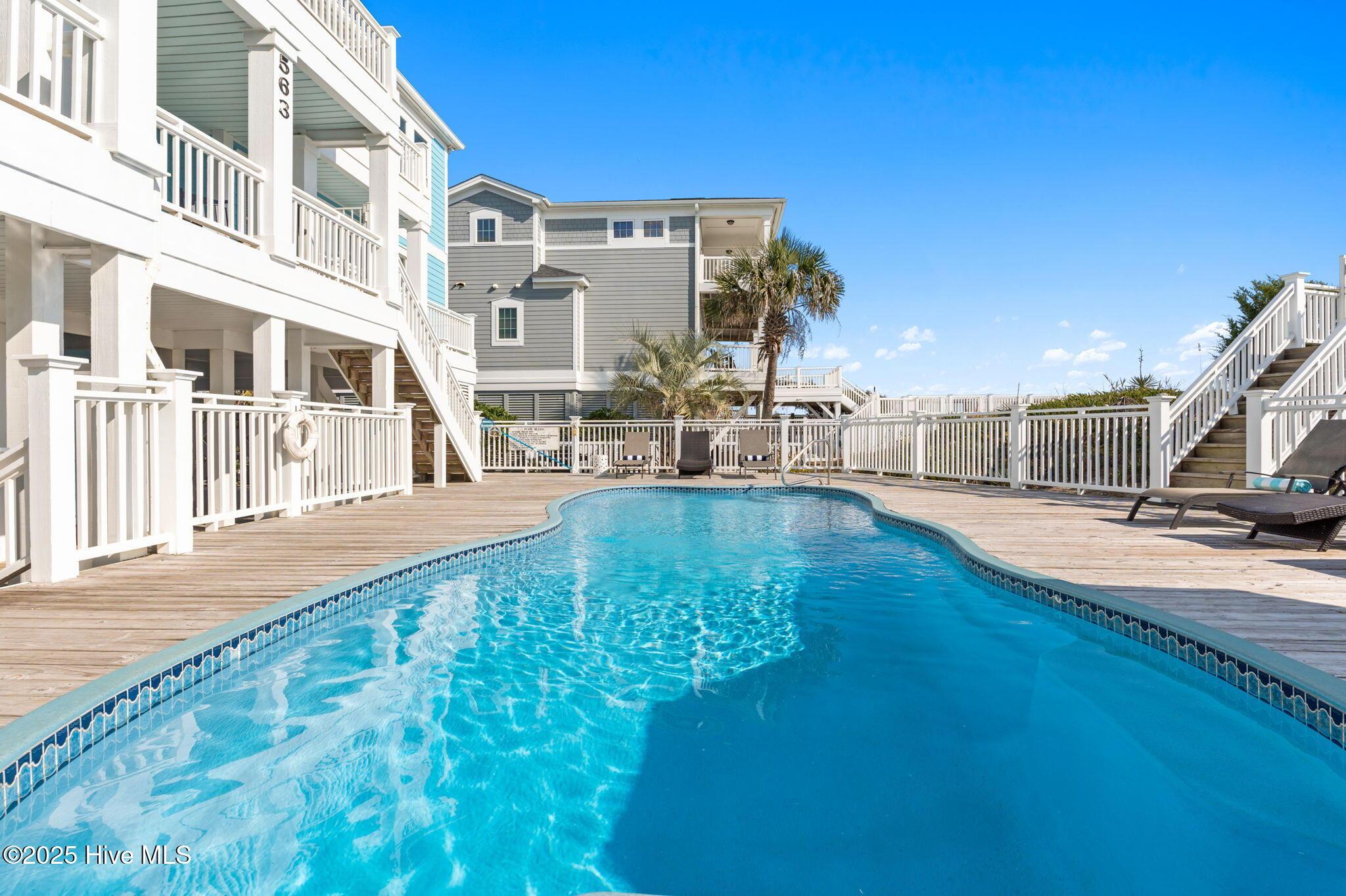 Image 4: 563 Ocean Blvd West