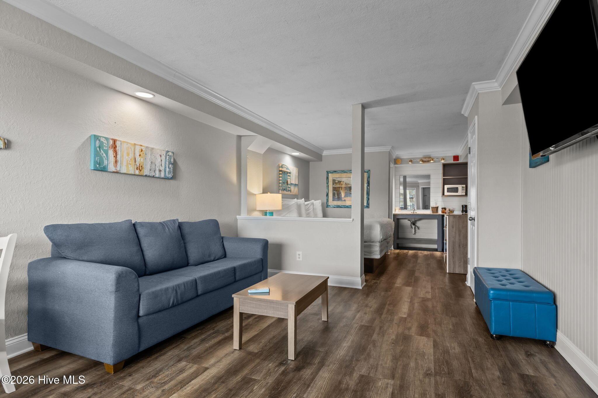 Image 2: Living Room