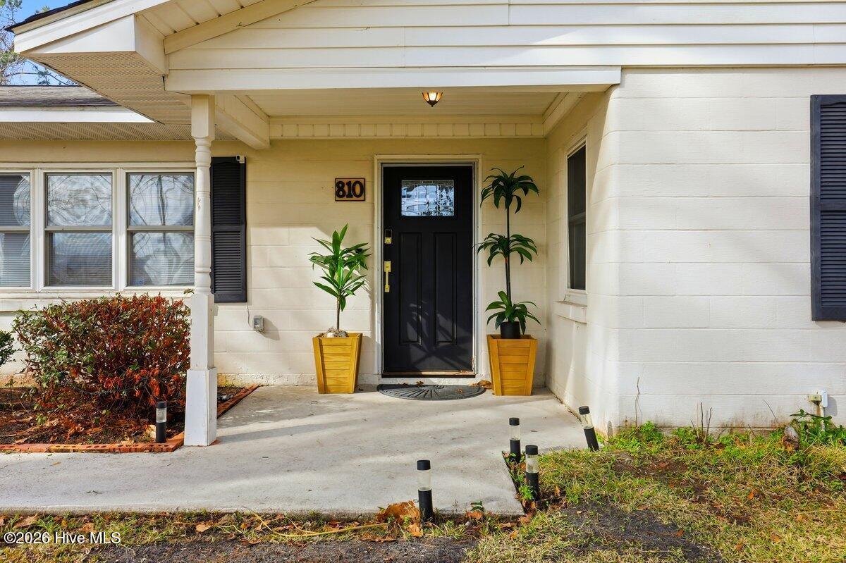 Image 3: 810 Williams Rd-5