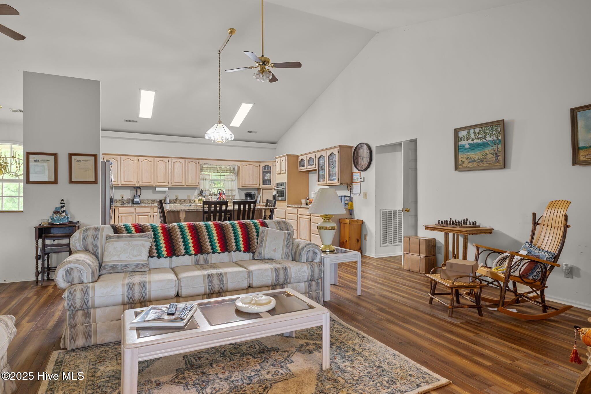 Image 3: 31-web-or-mls-1S3A3787