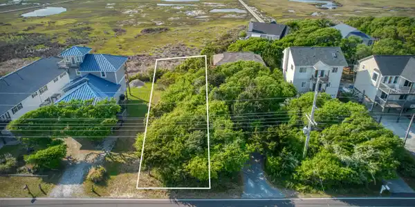1131 S Topsail Drive