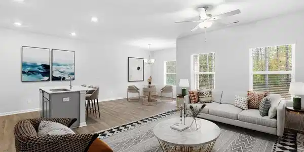 Image 3: Living and dining areas