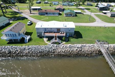 598 Beach Road