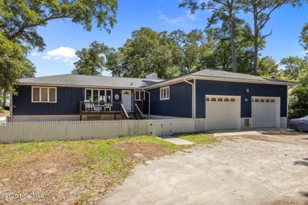 124 Oakleaf Drive