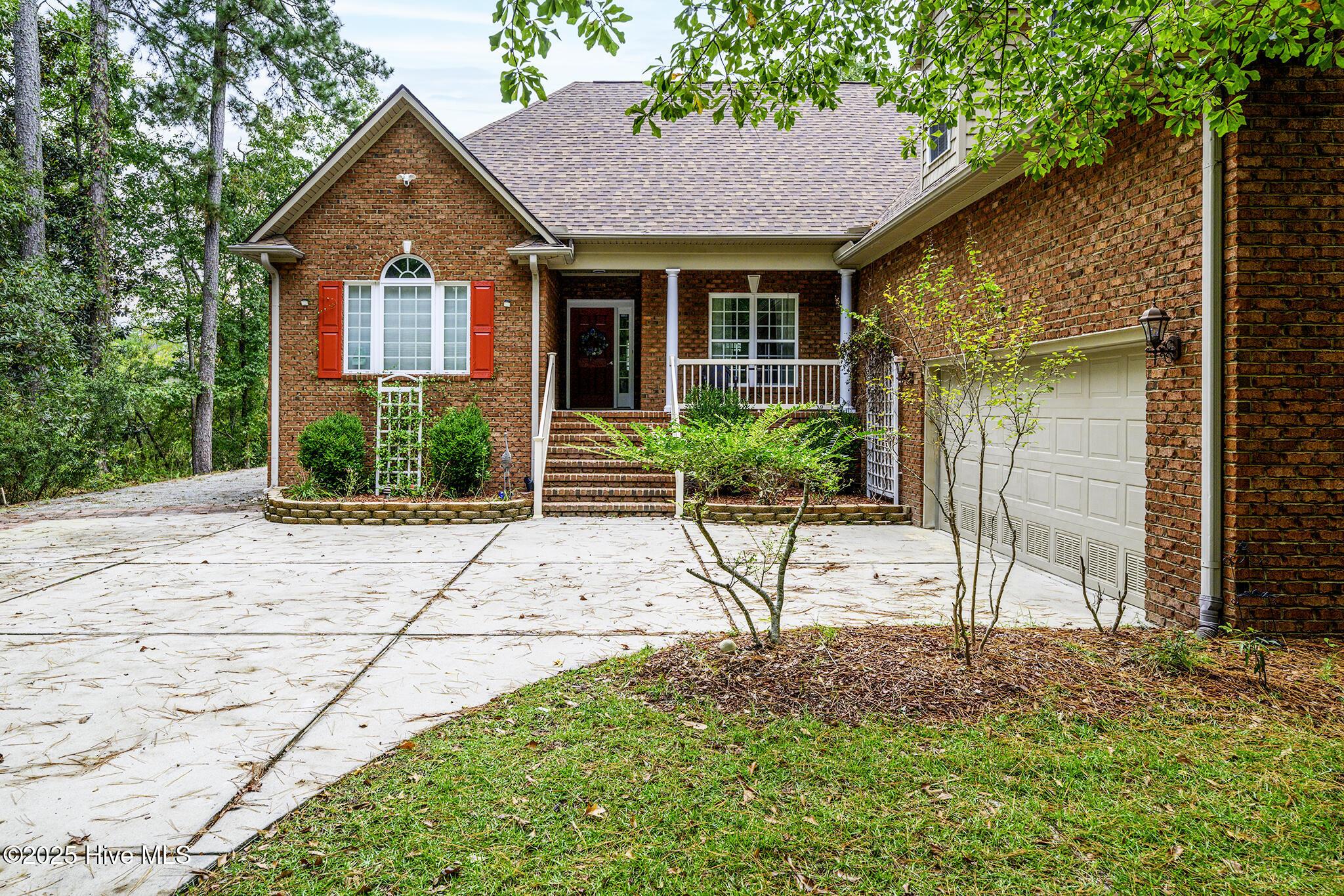 Image 1: 909 Hearthside Court, New Bern, NC 28560