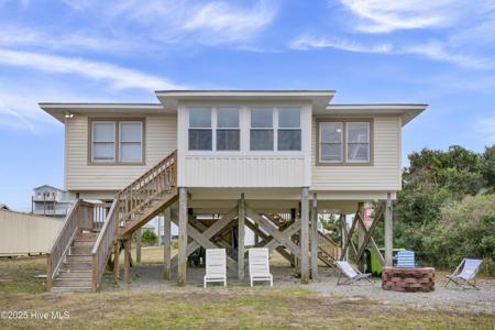 3126 Topsail Avenue