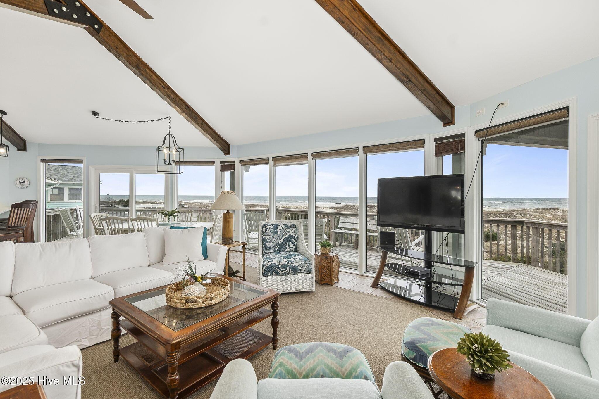 Image 1: Living area