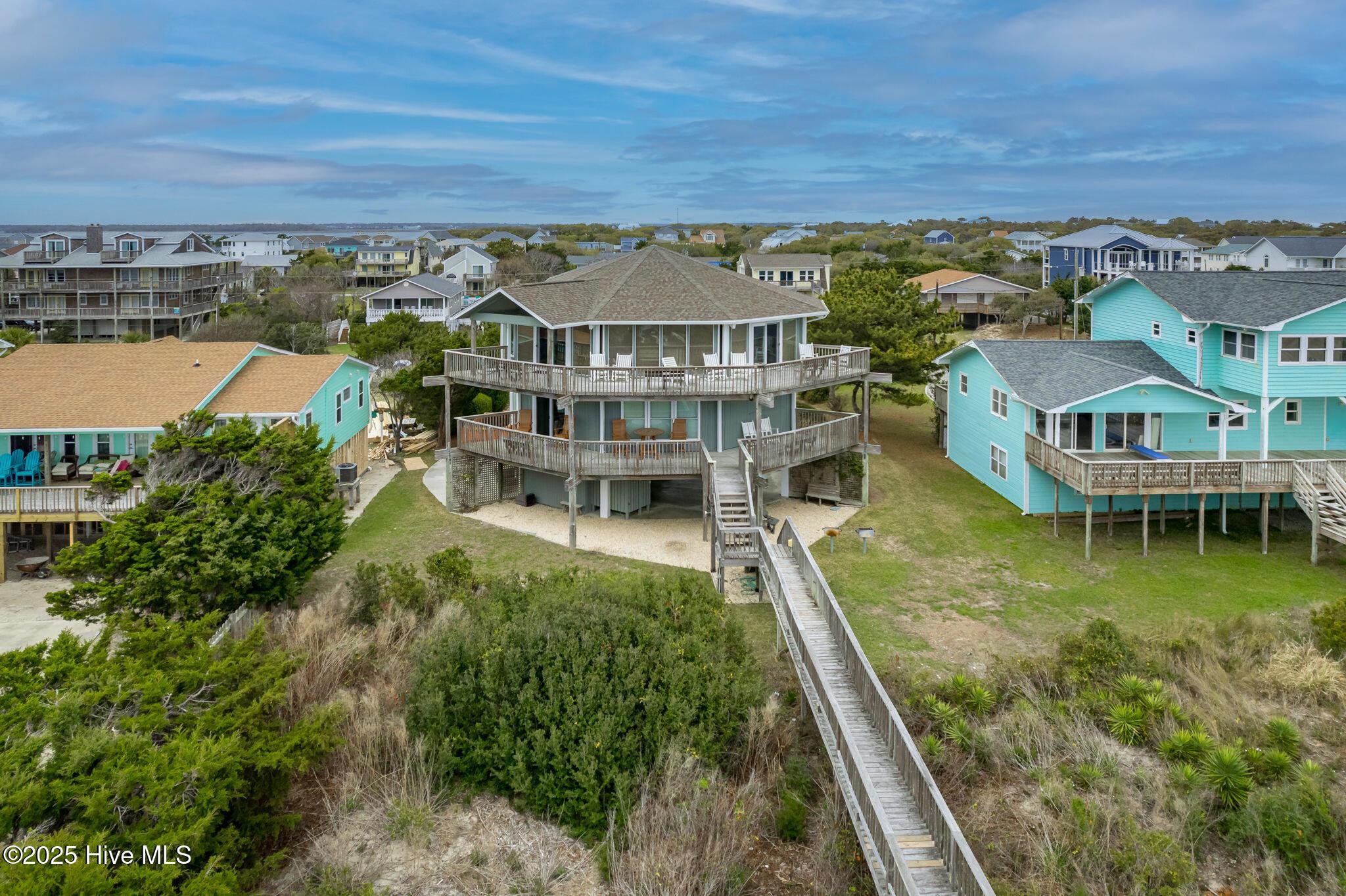 Image 3: Ocean front home