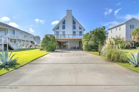 6707 Kings Lynn Drive