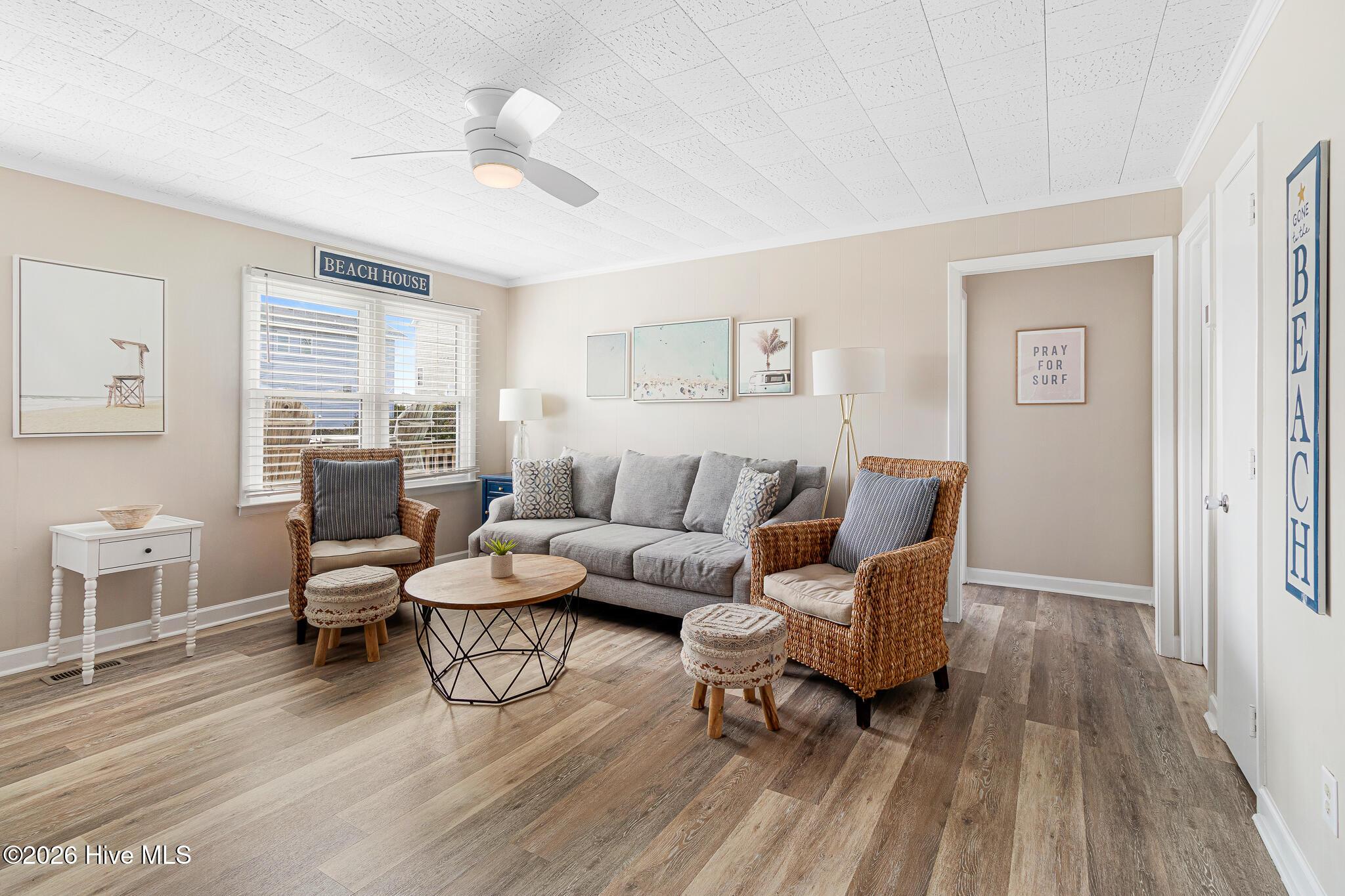 Image 4: Living Room - West Side