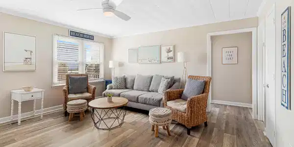 Image 4: Living Room - West Side