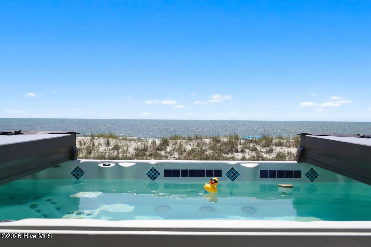Image 4: 4327 E Beach 3