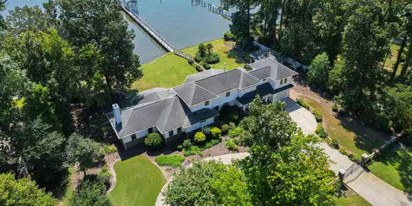 121 Nixons Beach Road