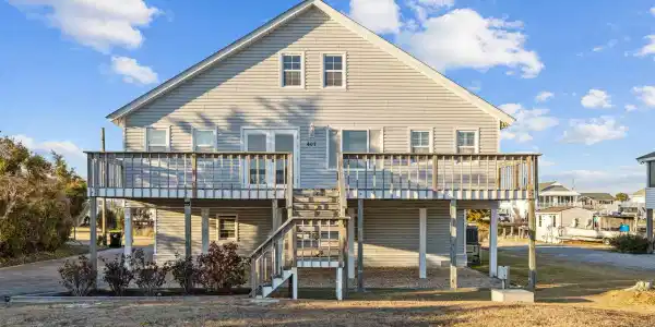 407 Cedar Point Boulevard