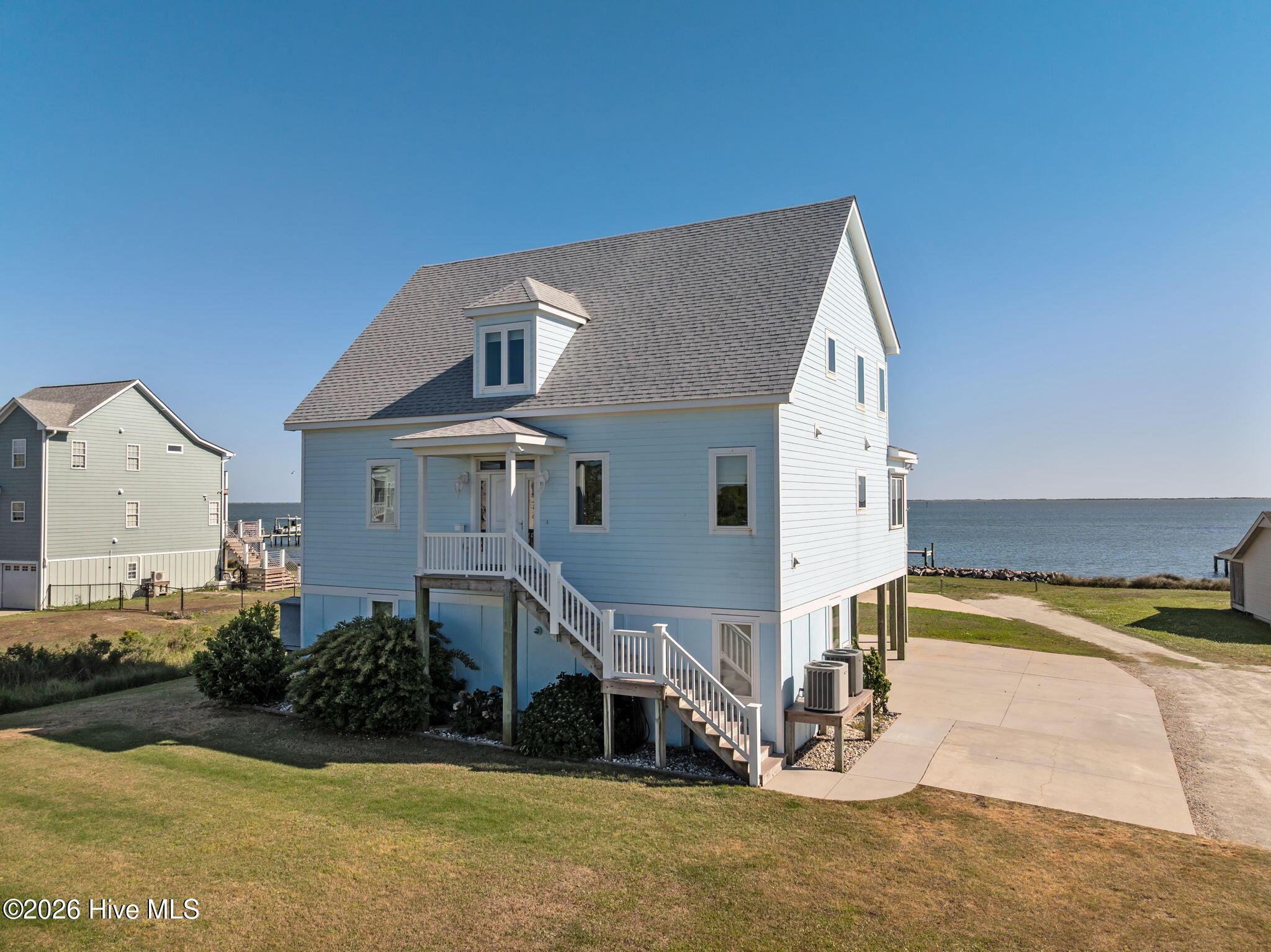 Image 4: 1-web-or-mls-117 Sandfiddler Ln 001