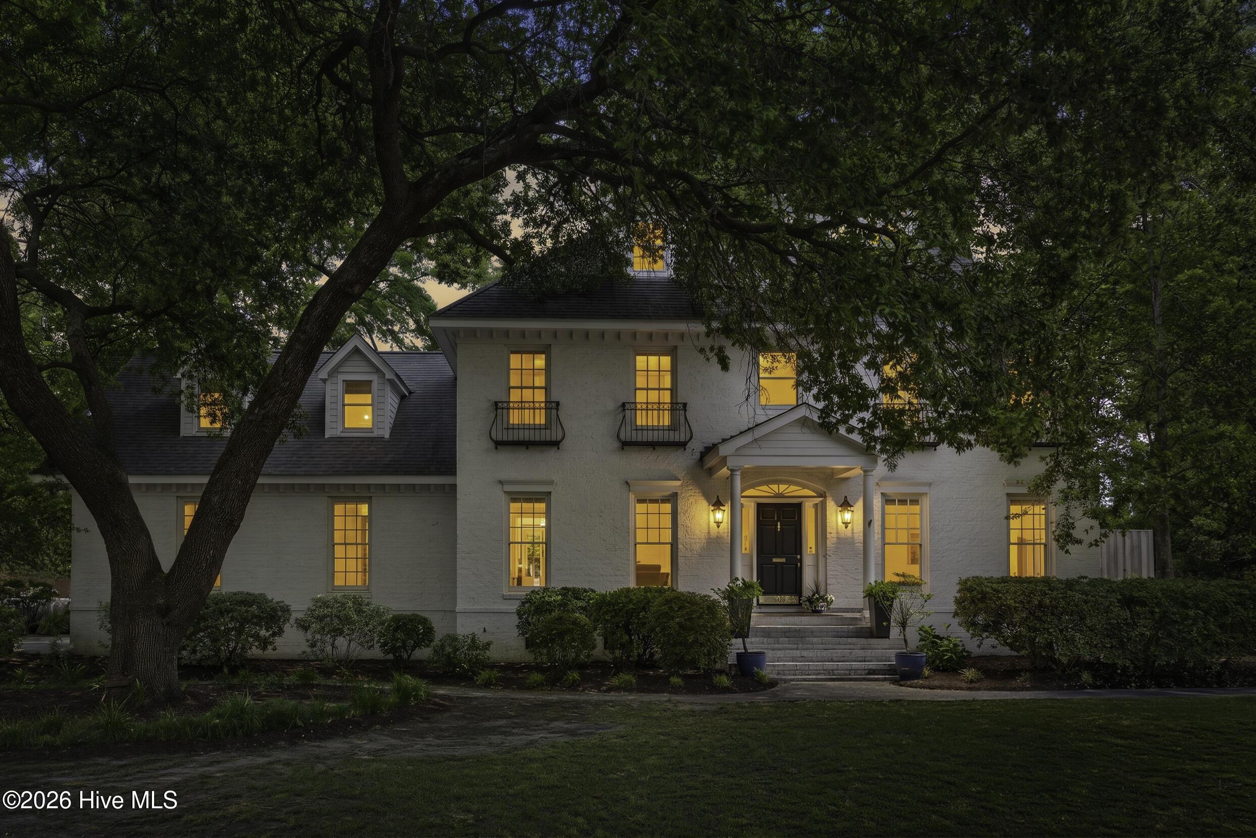 Image 4: 6263TurtleHallDrive-14_Dusk