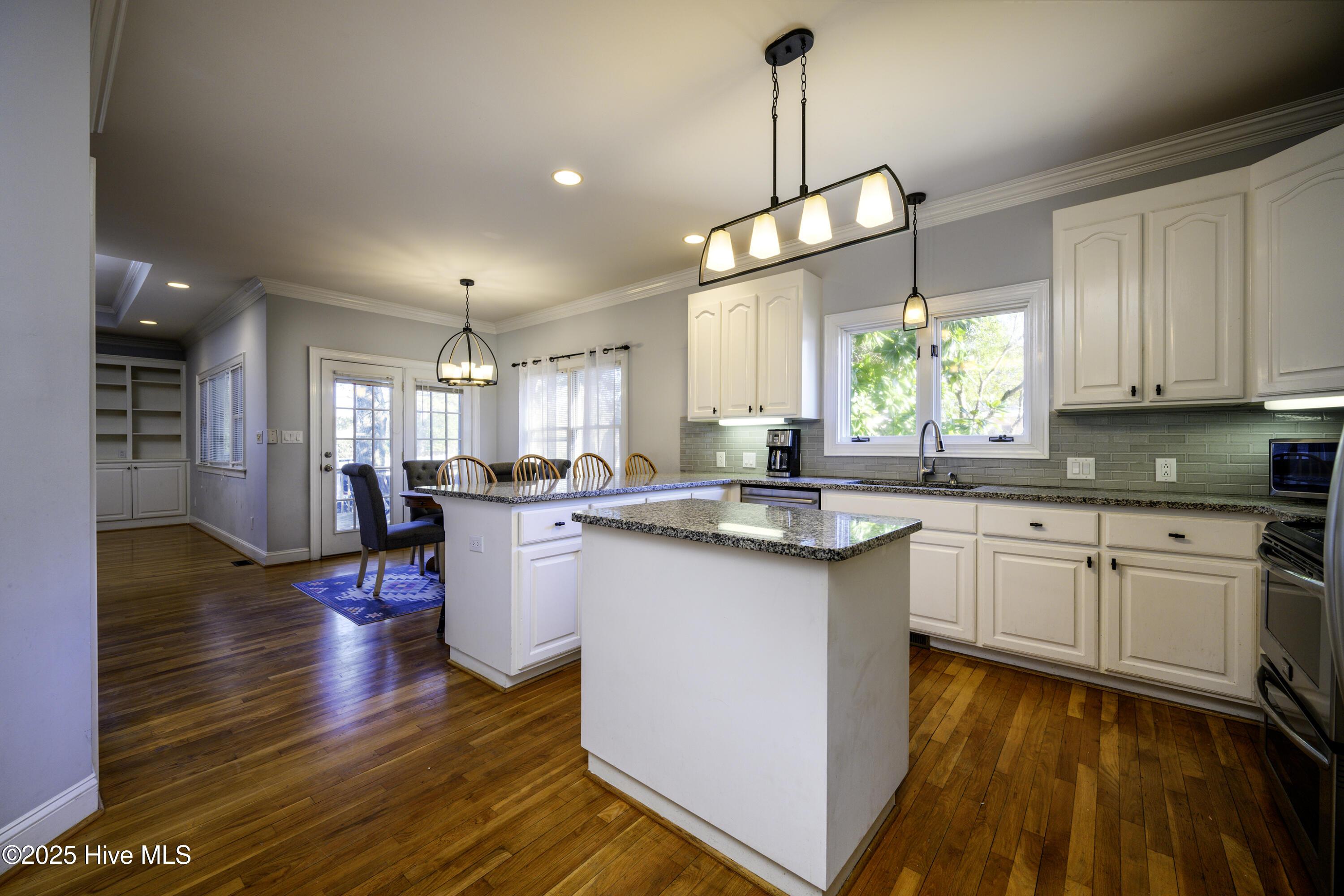 Image 3: 808 Llewellyn Drive, Trent Woods, NC