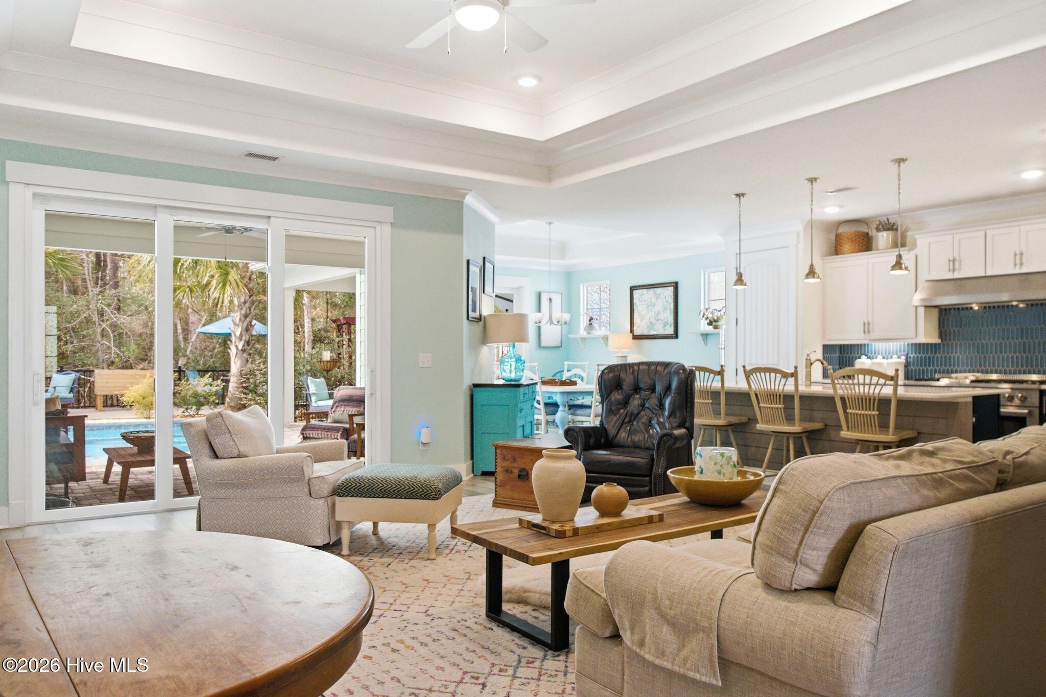 Image 3: 13_2038_manor_Dr-Some_interior_002