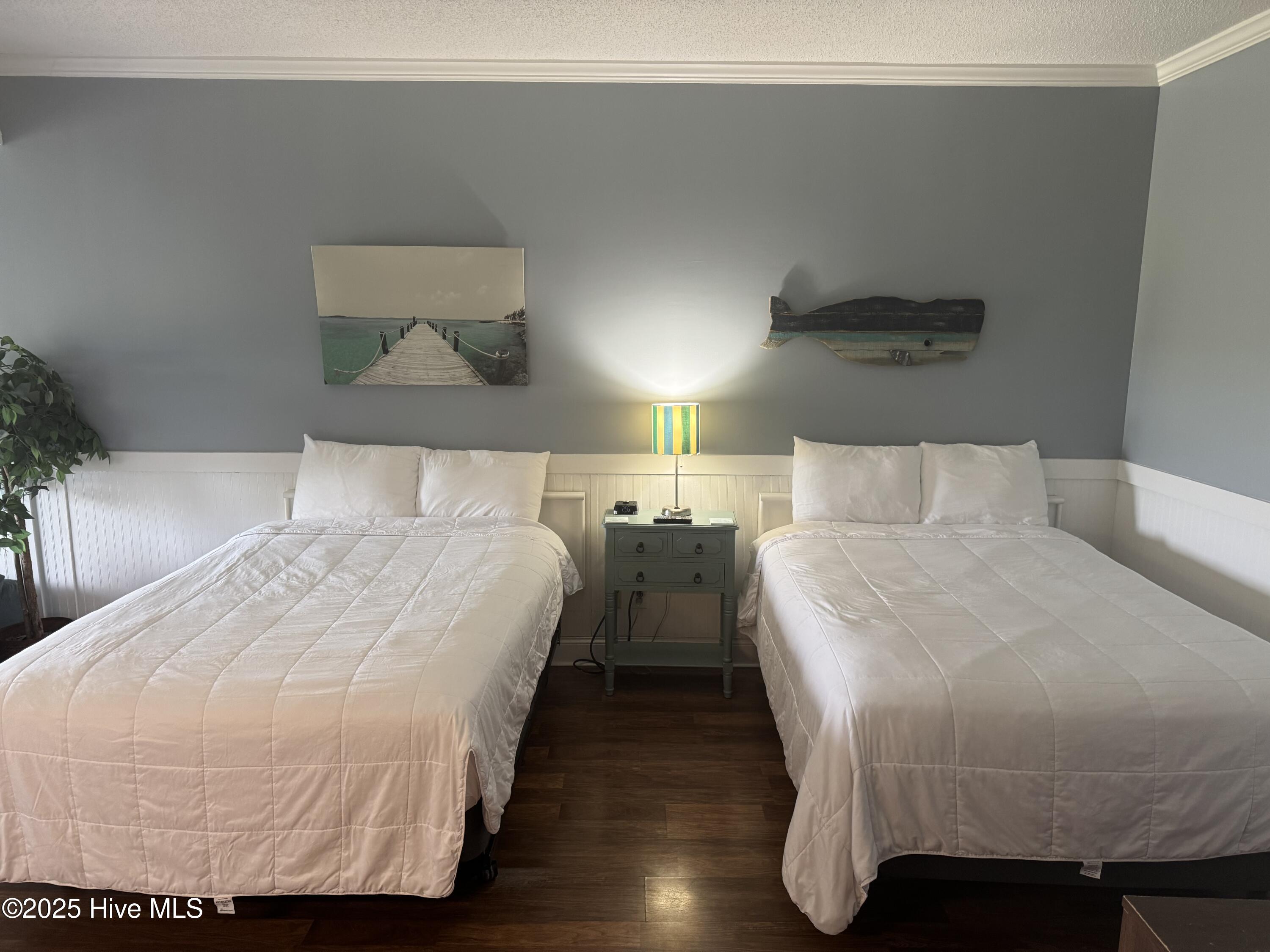 Image 2: Bedroom area
