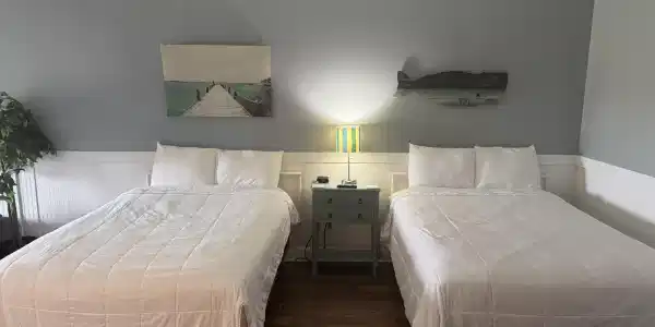 Image 2: Bedroom area