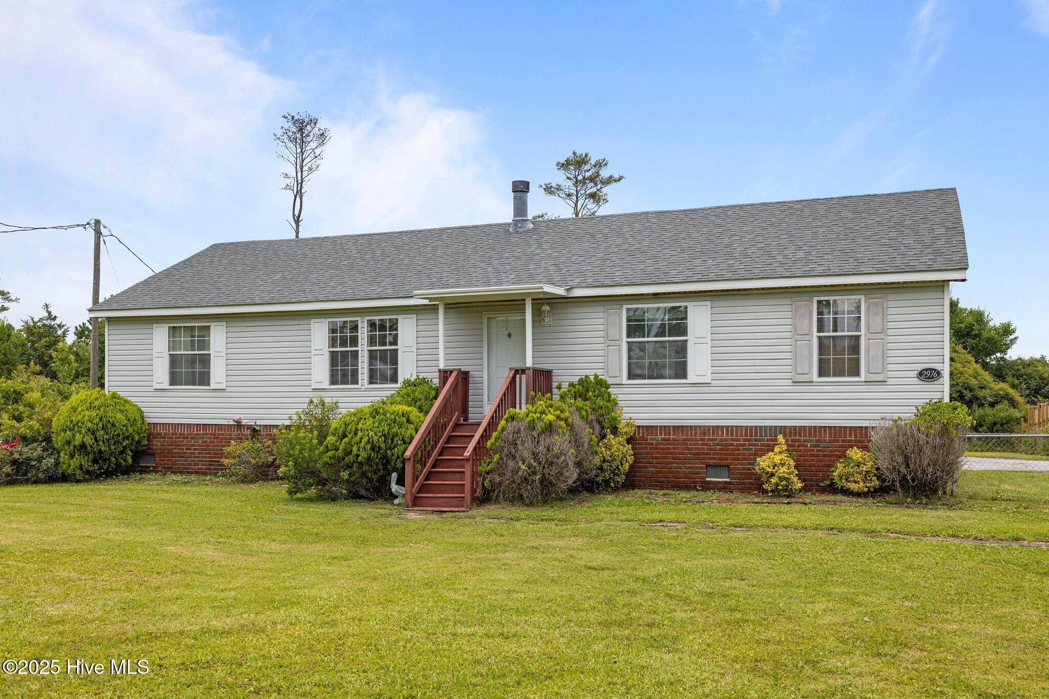 Image 1: 1-web-or-mls-1S3A4196