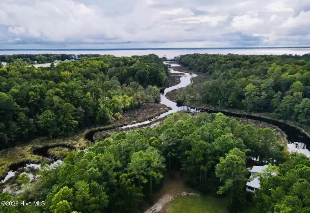 Image 1: Mill crreek lot 1