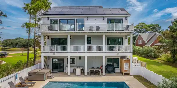 Image 2: 105-web-or-mls-768-Hunt-Club-Dr-Rear-Ext