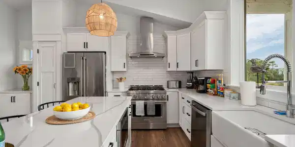 Image 4: 17-web-or-mls-768-Hunt-Club-Dr-TL-Kitche