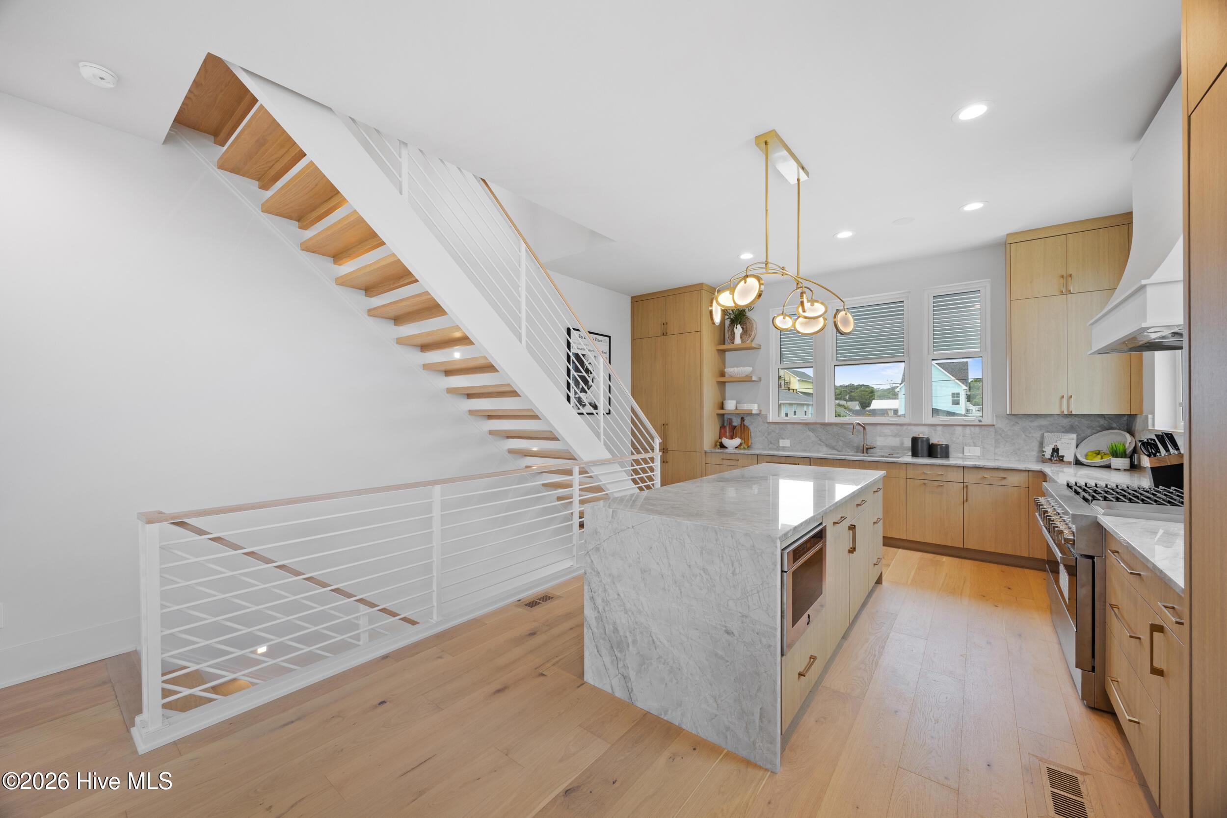 Image 4: 22_kitchen