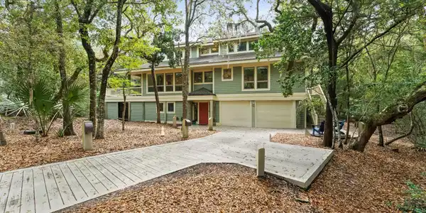 30 Three Flipper Trail
