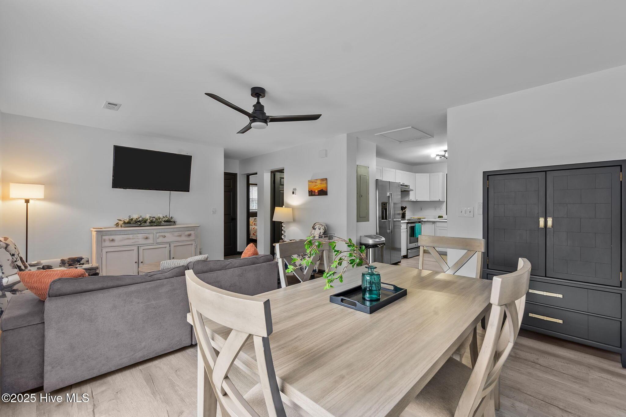 Image 4: 33-web-or-mls-WCR00069