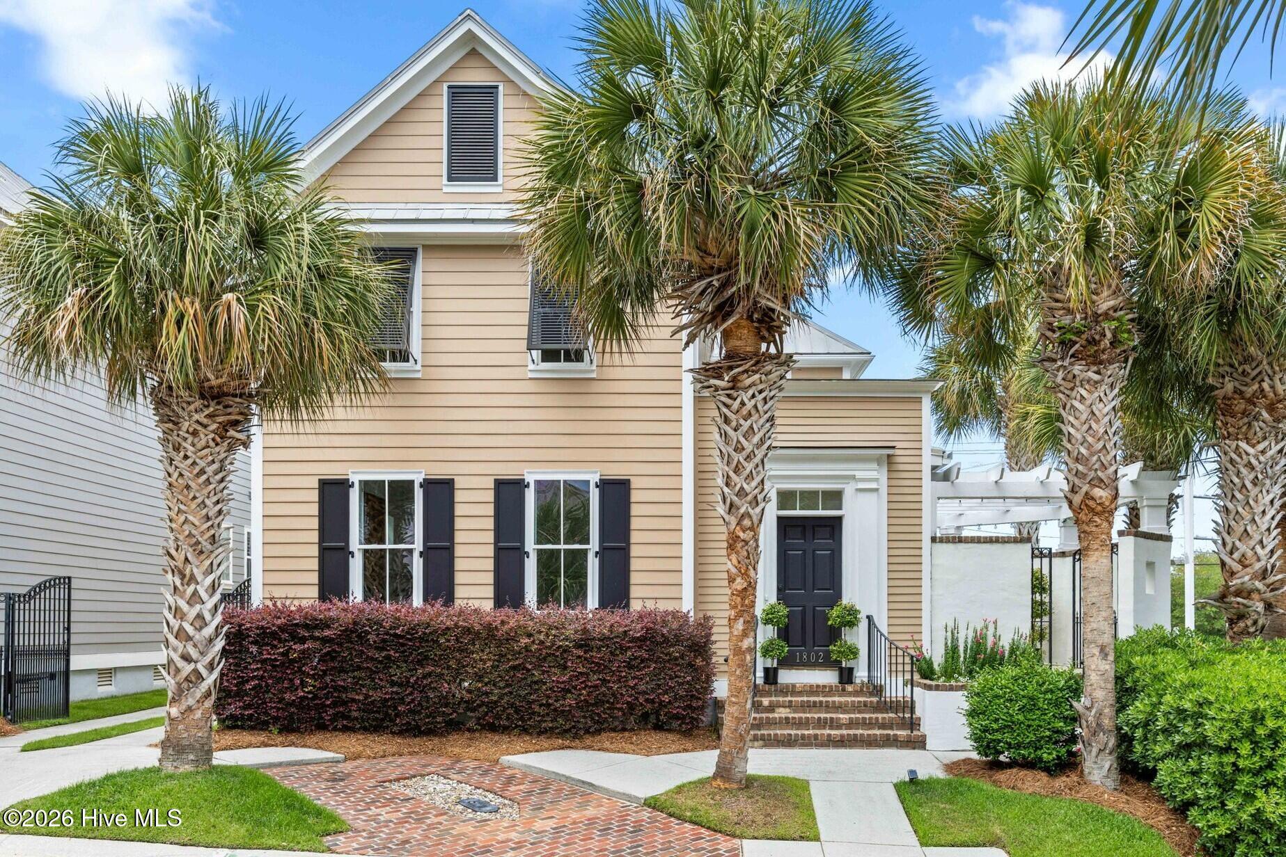 Image 4: 1802BarkleyAve-1