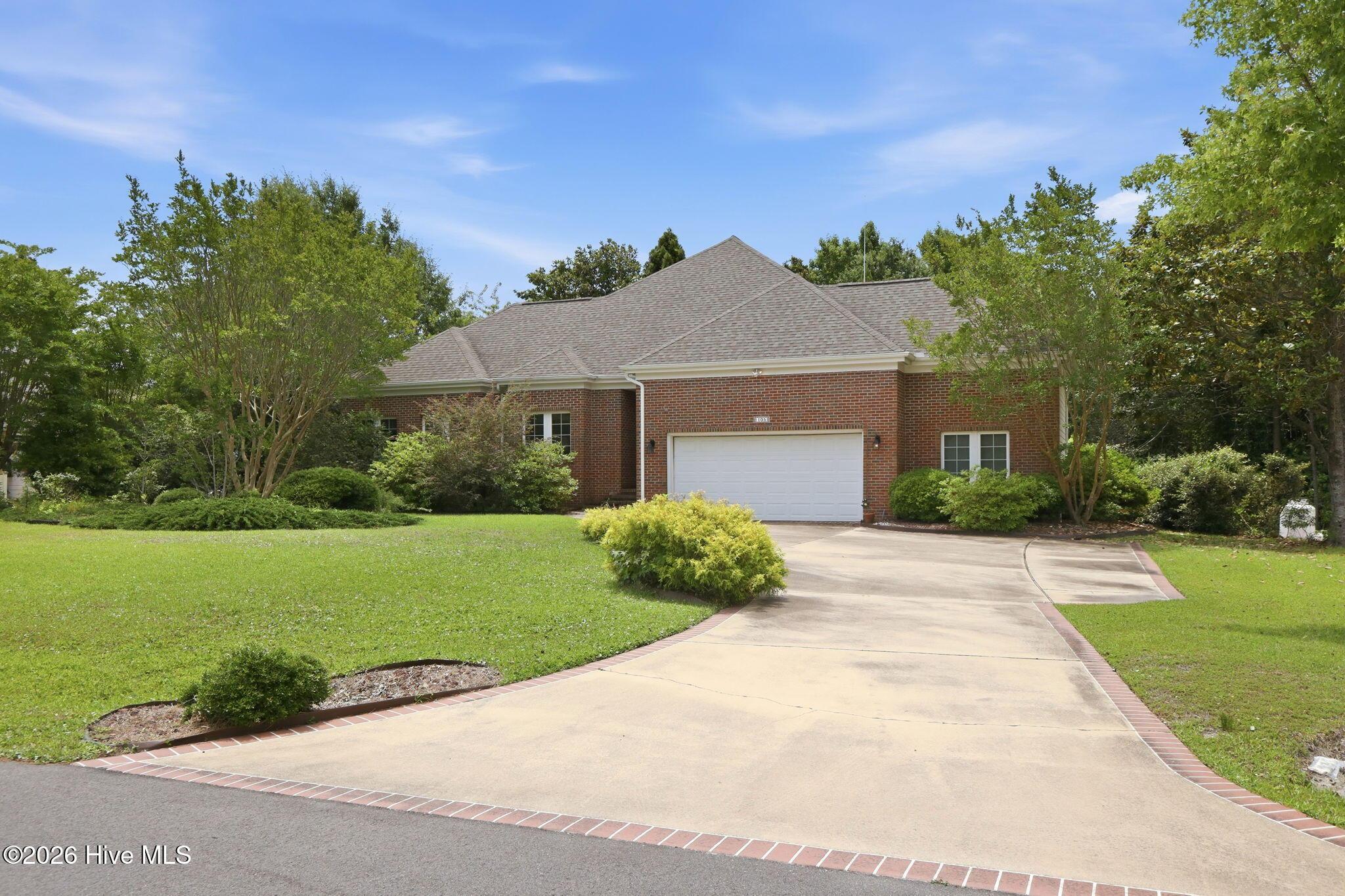 Image 3: Decorative driveway