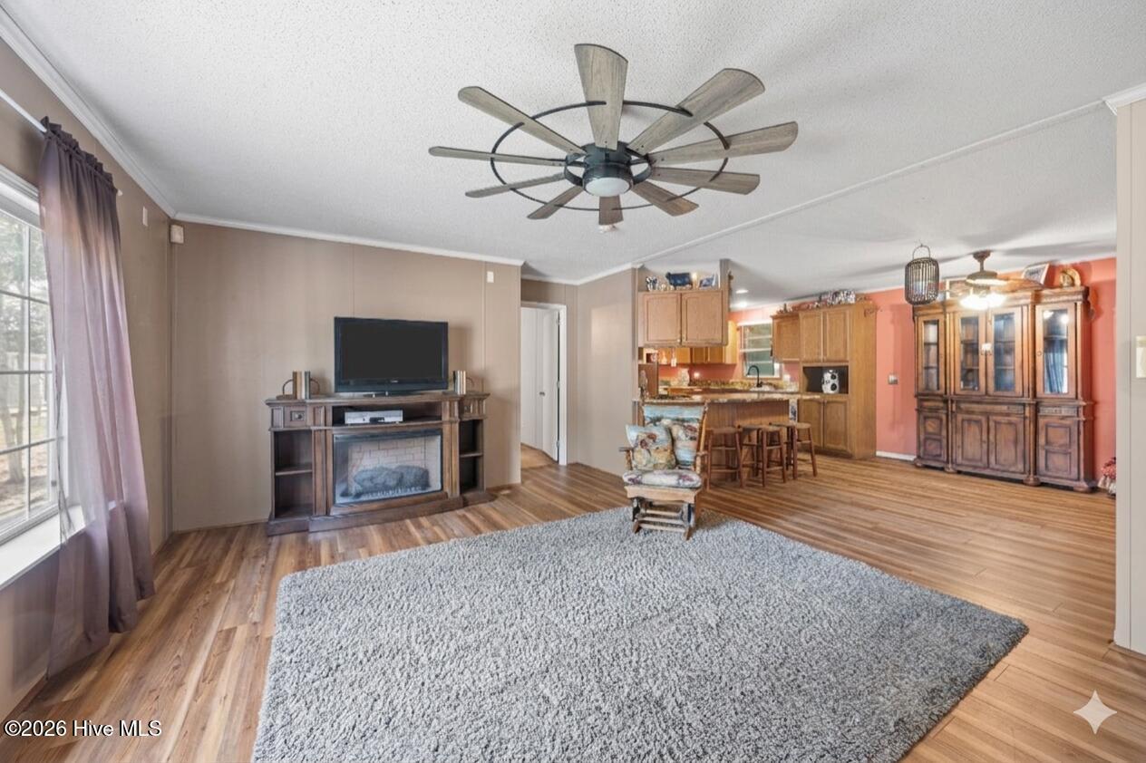 Image 3: Living room