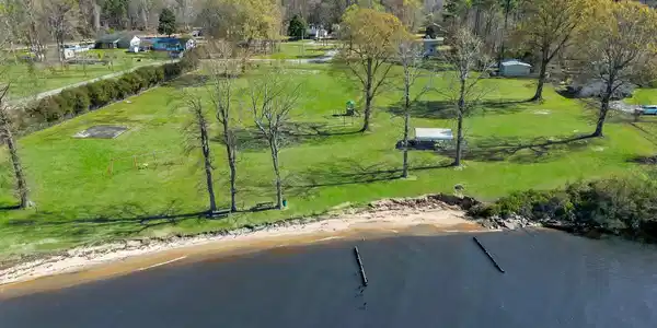 Image 3: Park